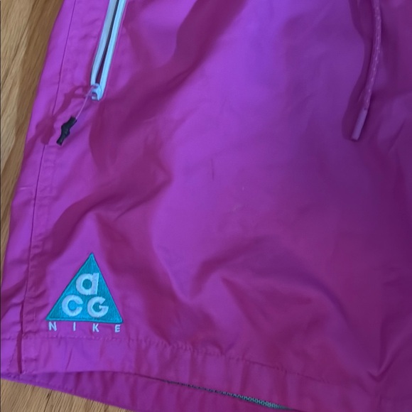 Nike ACG Fuchsia Shorts with liner and Zip Pockets - Picture 2 of 4